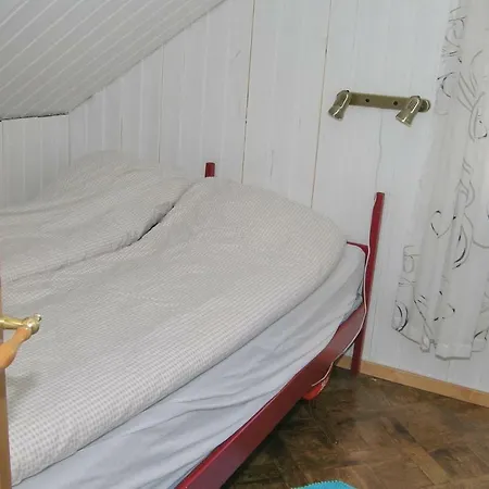 Two-bedroom Holiday In Lysoysundet بيت للعطل