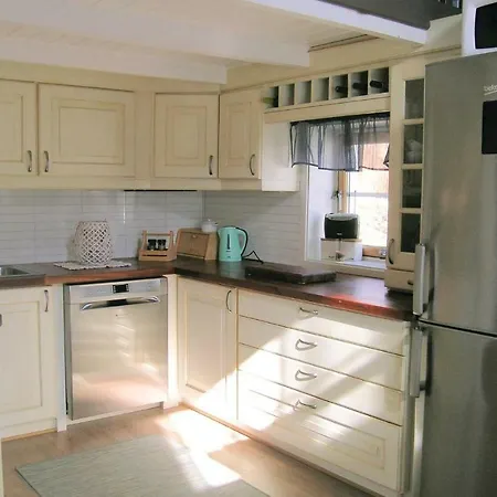 Two-bedroom Holiday In Lysoysundet بيت للعطل Lysøysund